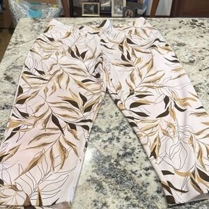 Susan Graver tan and brown Leaf-Print Cropped Capris